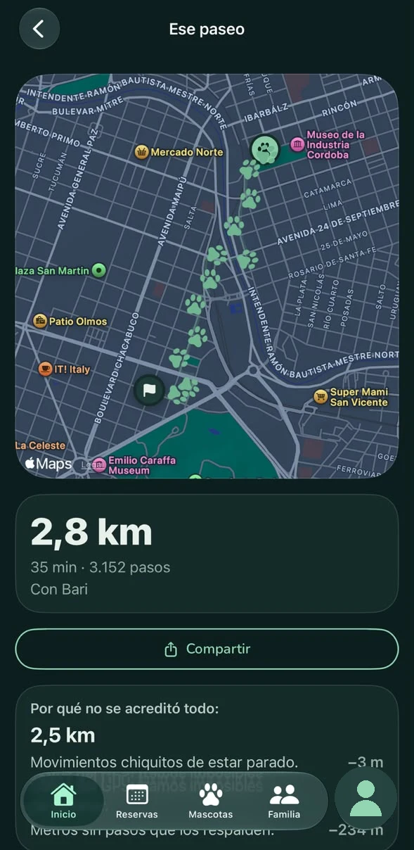 Mapa de un paseo de 2,8 km con Bari, marcado con huellas